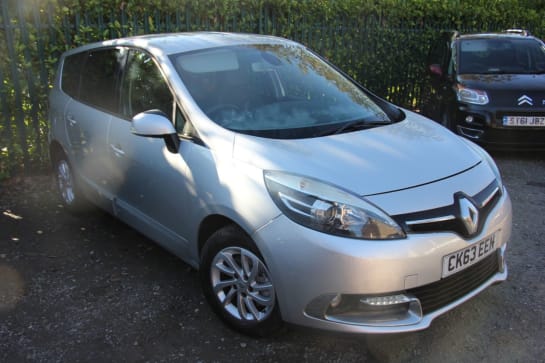 A null RENAULT GRAND SCENIC 1.5 DYNAMIQUE TOMTOM ENERGY DCI S/S 5d 110 BHP 9 Stamp SERVICE HISTORY inc