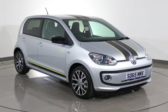 A null VOLKSWAGEN UP! 1.0 Street up! Hatchback 5dr Petrol Manual Euro 6 (75 ps) 3 OWNERS with 6 S
