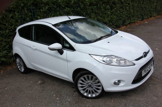 A null FORD C-MAX 1.6 Titanium MPV 5dr Petrol Manual Euro 5 (125 ps) 3 OWNERS, SPARE KEY & 6