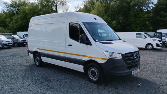 A null MERCEDES-BENZ SPRINTER 315 CDI MWB PREMIUM MWB HIGH ROOF 315 CDI PROGRESSIVE L2 H2 REAR WHEEL DRIVE With 6 Speed Gearb