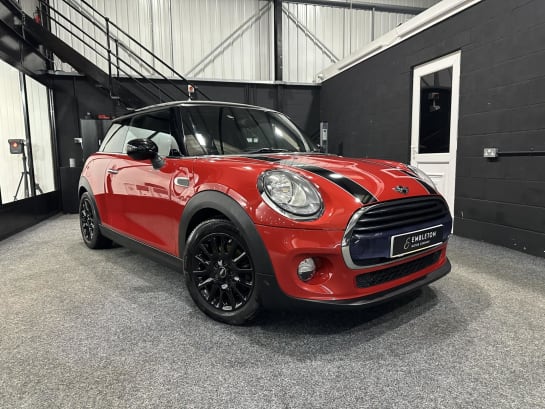 A 2017 MINI HATCH 1.5 Cooper Hatchback 3dr Petrol Manual Euro 6 (s/s) (136 ps)