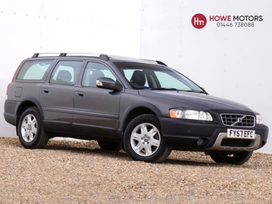 A null VOLVO XC70 2.4 D5 SE Estate Diesel Manual AWD 5dr - Just 41,089 Miles / 1 Owner from N