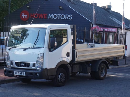 A 2019 NISSAN NT400 CABSTAR 3.0 dCi 35.13 Dropside Diesel Manual L1 Euro 6 2dr - Just 59,935 Miles / 1