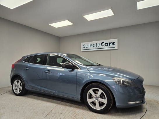 A null VOLVO V40 1.6 D2 SE Hatchback 5dr Diesel Manual Euro 5 (s/s) (115 ps)