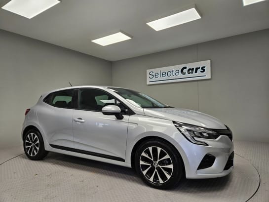 A 2022 RENAULT CLIO 1.0 TCe Iconic Edition Hatchback 5dr Petrol Manual Euro 6 (s/s) (90 ps)