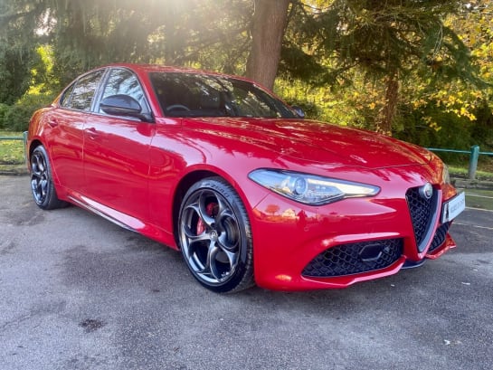 A null ALFA ROMEO GIULIA 2.0 TB VELOCE TI 4d 320 BHP MAJOR SERVICE JUST CARRIED OUT