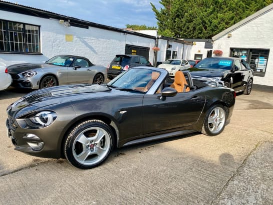 A null FIAT 124 SPIDER 1.4 MultiAir Lusso Plus Convertible 2dr Petrol Euro 6 (140 ps) ..JUST HAD C