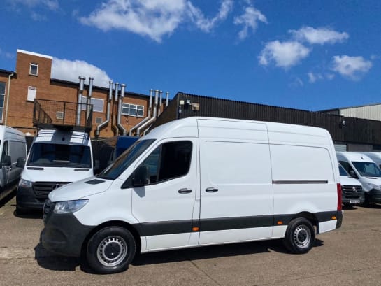 A 2020 MERCEDES SPRINTER 314 CDI