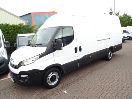 A 2016 IVECO DAILY 35S13V