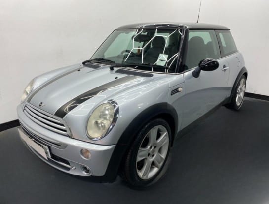 A 2005 MINI MINI COOPER