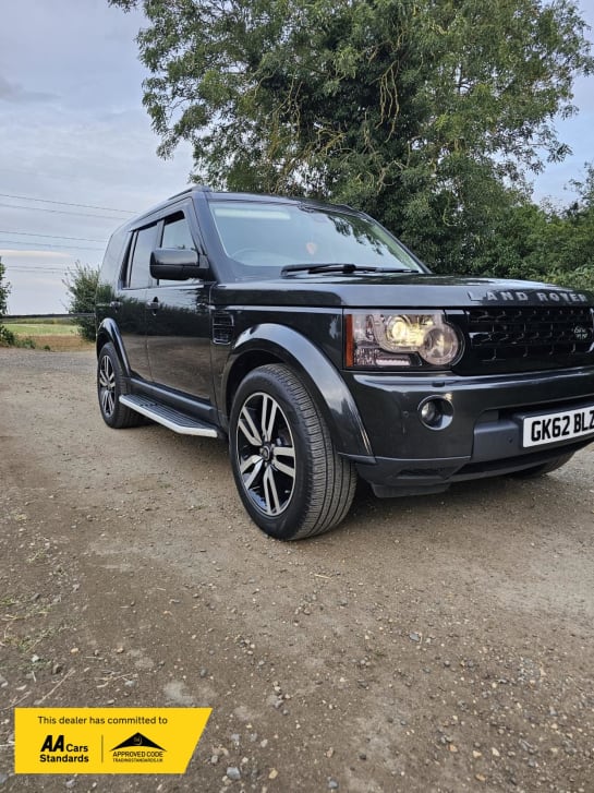 A 2013 LAND ROVER DISCOVERY 4 3.0 SD V6 HSE Luxury SUV 5dr Diesel Auto 4WD Euro 5 (255 bhp)