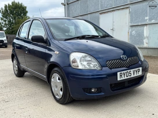 A 2005 TOYOTA YARIS 1.0 VVT-i Colour Collection