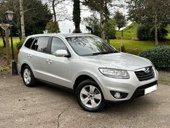 A 2011 HYUNDAI SANTA FE CRDI STYLE