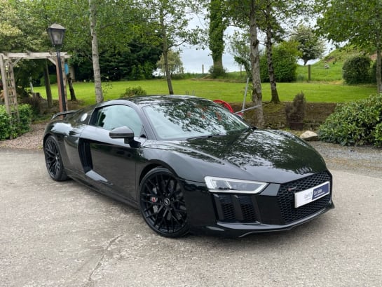 A 2018 AUDI R8 V10 PLUS QUATTRO