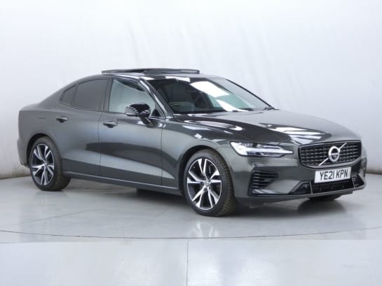 A null VOLVO S60 2.0 RECHARGE T8 R-DESIGN AWD 4d 385 BHP