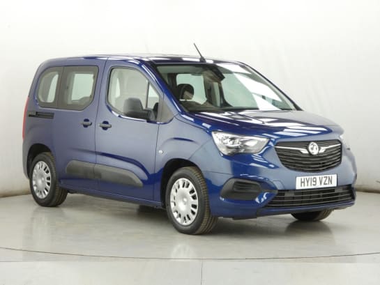 A null VAUXHALL COMBO LIFE 1.2 DESIGN S/S 5d 109 BHP