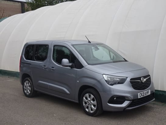 A null VAUXHALL COMBO LIFE 1.5 SE S/S 5d 101 BHP