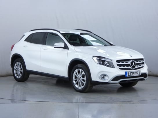 A null MERCEDES-BENZ GLA-CLASS 2.1 GLA 200 D SE 5d 134 BHP