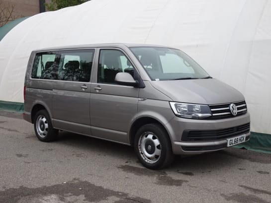 A null VOLKSWAGEN TRANSPORTER SHUTTLE 2.0 T32 TDI SHUTTLE SE BMT 5d 148 BHP