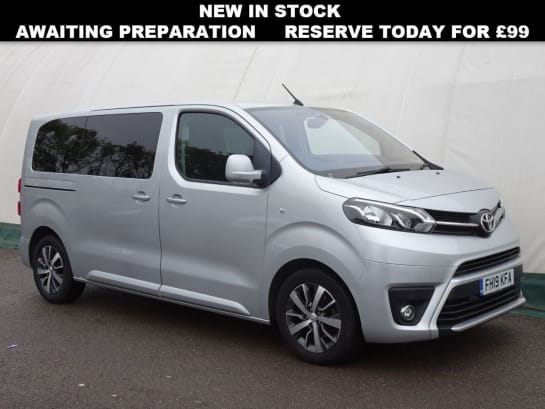 A null TOYOTA PROACE VERSO 2.0D Family Medium MPV 5dr Diesel Auto MWB Euro 6 (s/s) (8 Seat) (180 ps)