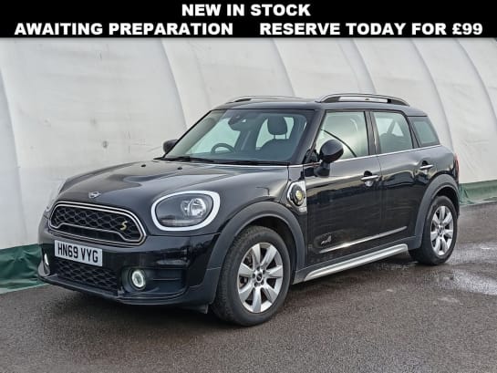 A null MINI COUNTRYMAN 1.5 10kWh Cooper SE Classic SUV 5dr Petrol Plug-in Hybrid Auto ALL4 Euro 6