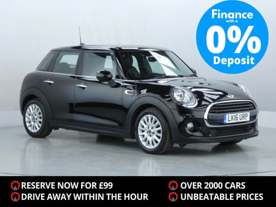 A null MINI HATCH 1.5 Cooper Hatchback 5dr Petrol Auto Euro 6 (s/s) (136 ps)