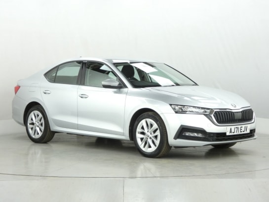 A null SKODA OCTAVIA 1.4 TSI iV 13kWh SE Technology Hatchback 5dr Petrol Plug-in Hybrid DSG Euro