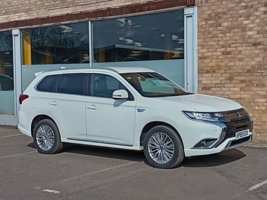 A null MITSUBISHI OUTLANDER 2.4h TwinMotor 13.8kWh Dynamic Safety SUV 5dr Petrol Plug-in Hybrid CVT 4WD