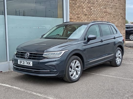 A null VOLKSWAGEN TIGUAN 1.5 TSI Life SUV 5dr Petrol Manual Euro 6 (s/s) (150 ps)