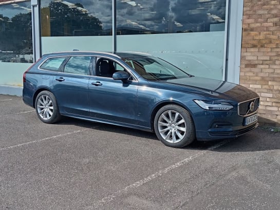 A null VOLVO V90 2.0 B4 MHEV Momentum Estate 5dr Petrol Hybrid Auto Euro 6 (s/s) (197 ps)