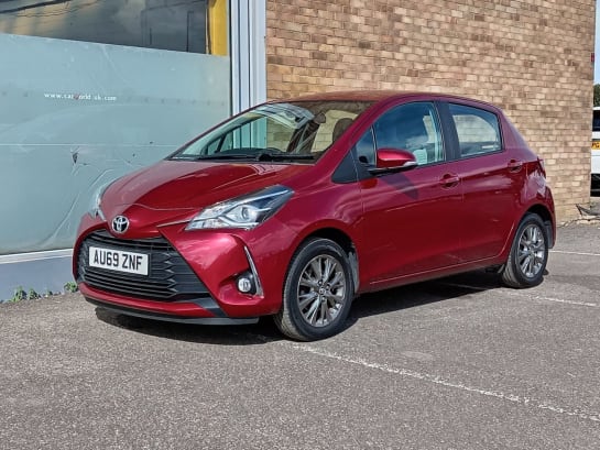 A null TOYOTA YARIS 1.5 VVT-i Icon Hatchback 5dr Petrol Manual Euro 6 (111 ps)