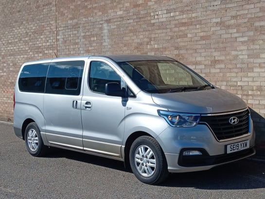 A 2019 HYUNDAI I800 2.5 CRDi SE MPV 5dr Diesel Manual Euro 6 (136 ps)