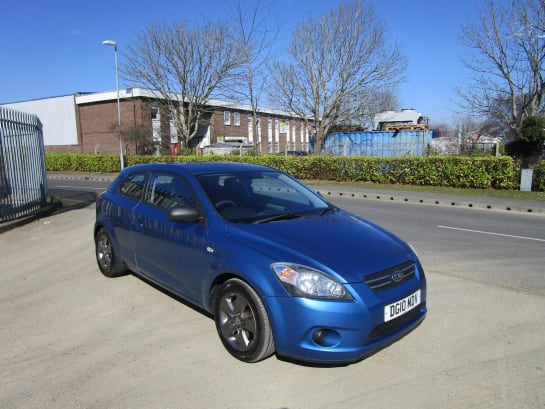 A 2010 KIA PRO CEED STRIKE 3-Door (20 Road Tax)
