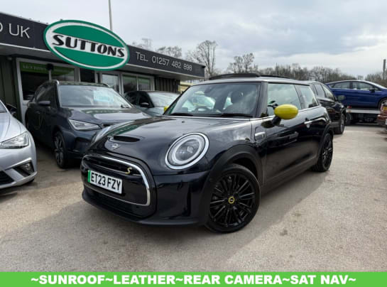 A null MINI ELECTRIC HATCH Cooper SE 32.6kWh Level 3 Hatchback 3dr Electric Auto (184 ps) 1 OWNER~SUNR