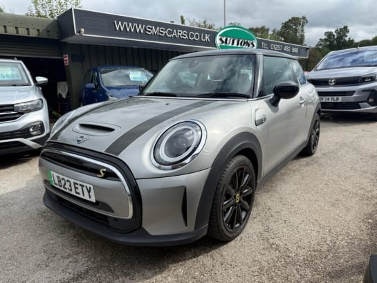 A null MINI ELECTRIC HATCH Cooper SE 32.6kWh Level 1 Hatchback 3dr Electric Auto (184 ps) MINI SERVICE