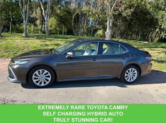 A 2022 TOYOTA CAMRY 2.5 VVT-h Design Saloon 4dr Petrol Hybrid CVT Euro 6 (s/s) (218 ps)