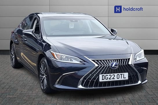 A 2022 LEXUS ES 300h 2.5 4dr CVT