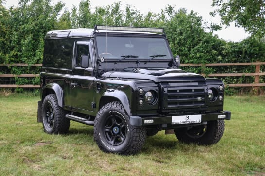 A 2014 LAND ROVER 90 DEFENDER