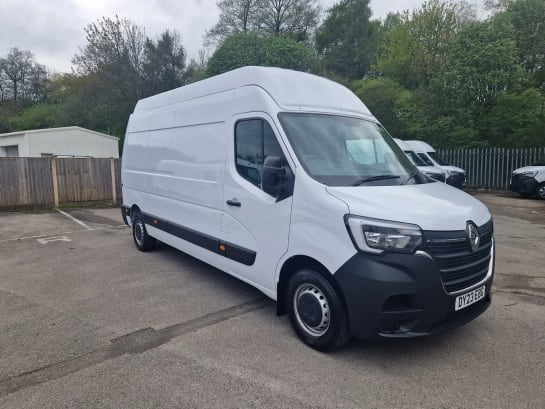 A 2023 RENAULT MASTER LH35 ENERGY dCi 150 Business High Roof Van