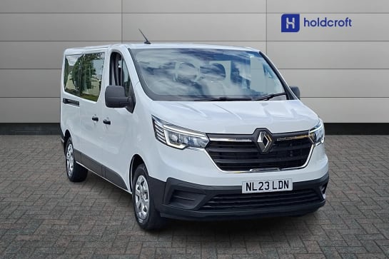 A 2023 RENAULT TRAFIC LL30 Blue dCi 150 Business 9 Seater