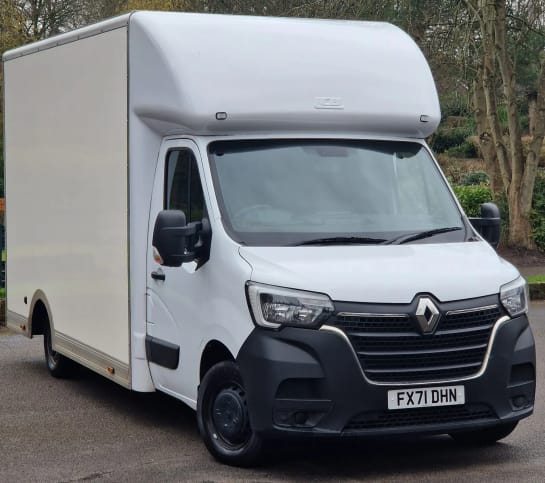 A 2021 RENAULT MASTER LL35dCi 135 Business Low Roof Luton Loloader