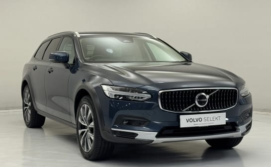 A 2022 VOLVO V90 2.0 B5P Cross Country Plus 5dr AWD Auto