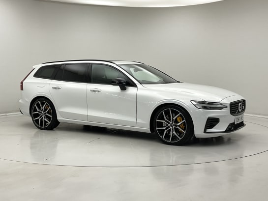 A 2021 VOLVO V60 RECHARGE T8 POLESTAR ENGINEERED AWD