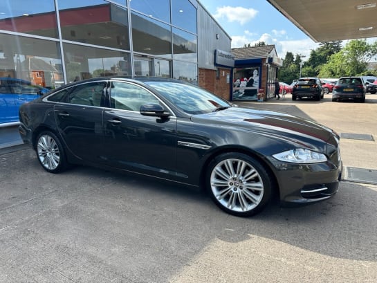 A null JAGUAR XJ 3.0 V6 PORTFOLIO 4d 340 BHP JUST LOWERED!