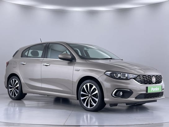 A 2020 FIAT TIPO LOUNGE