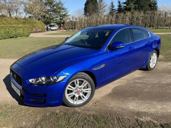 A null JAGUAR XE 2.0d Prestige Saloon 4dr Diesel Auto Euro 6 (s/s) (180 ps) Full Jaguar Serv