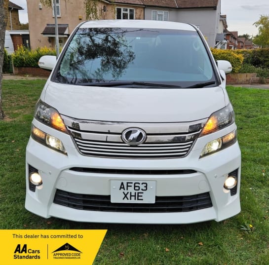 A 2014 TOYOTA VELLFIRE GOLDEN EYES 2-2.4L PETROL-ULEZ/CAZ PASS-FREE 40MONTHS GOLD WARRANTY & 12MONTHS AA BREAKDOWN COVER