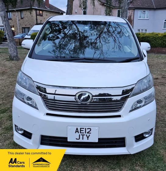 A null TOYOTA VELLFIRE 8 SEATER- 2.4L Petrol-Ulez/Caz pass-Free 18months gold warranty & 12months AA breakdown Cover