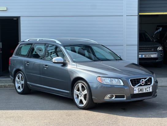 A 2011 VOLVO V70 T4 R-DESIGN