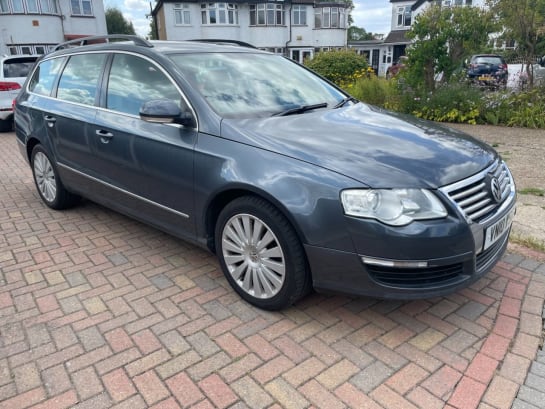 A null VOLKSWAGEN PASSAT 2.0 TDI Highline Plus Estate 5dr Diesel Manual Euro 5 (170 ps) LEATHER-HEAT